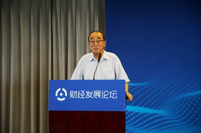 上海财经大学中国公共财政研究院院长，原全国人大常委会预算工作委员会主任、卫生部部长、财政部副部长高强