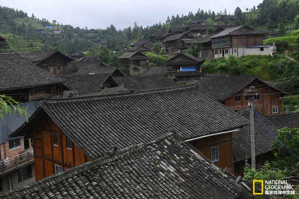 来到贵州的丹寨我才顿悟,这“东方第一染”简直就是画在布上的史诗啊!