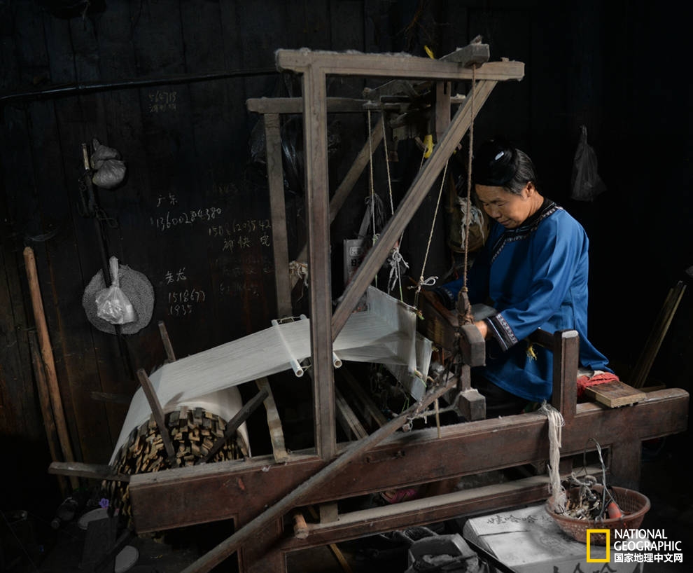 来到贵州的丹寨我才顿悟,这“东方第一染”简直就是画在布上的史诗啊!