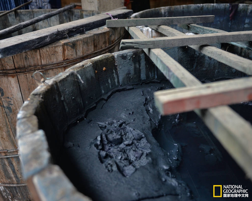 来到贵州的丹寨我才顿悟,这“东方第一染”简直就是画在布上的史诗啊!